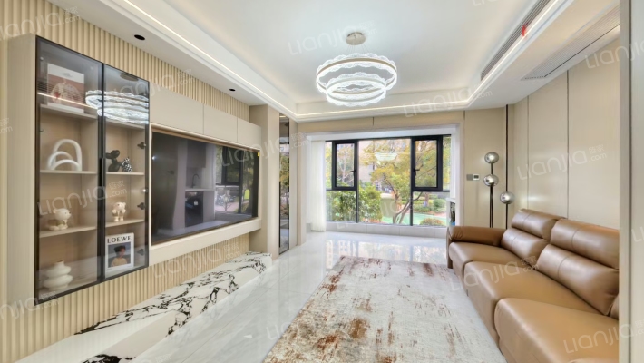 金地湖山境二手房实景图