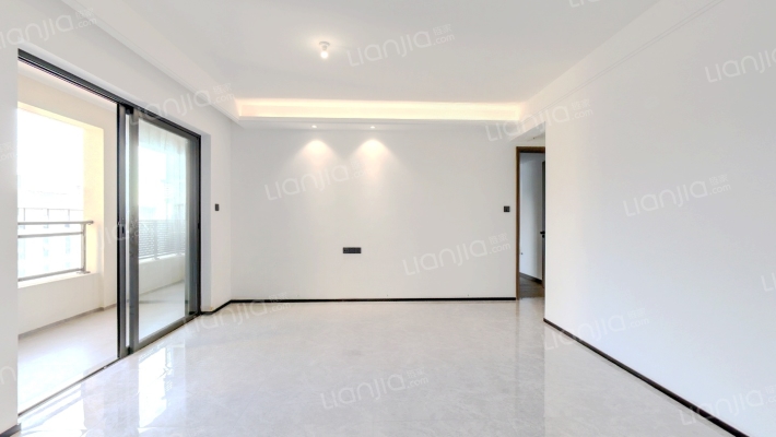 越秀建发玺樾二手房实景图