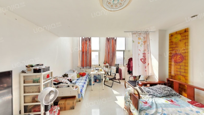 六维极景二手房实景图