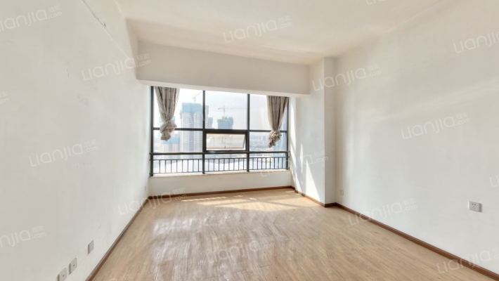 第三城财富中心二手房实景图