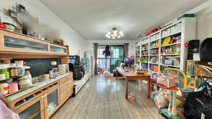 江佑铂庭二手房实景图