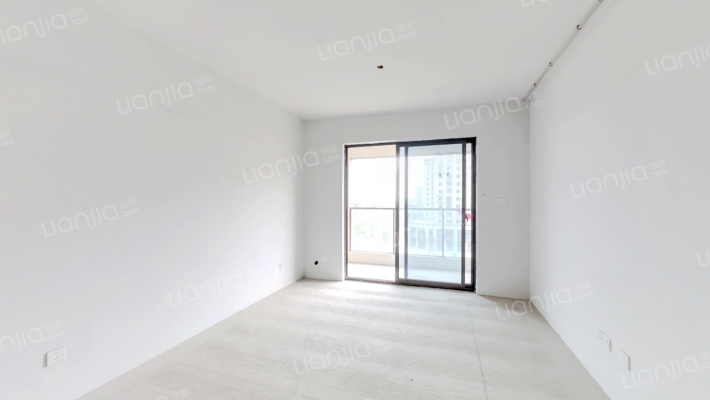 龙盛华庭国瑞府二手房实景图