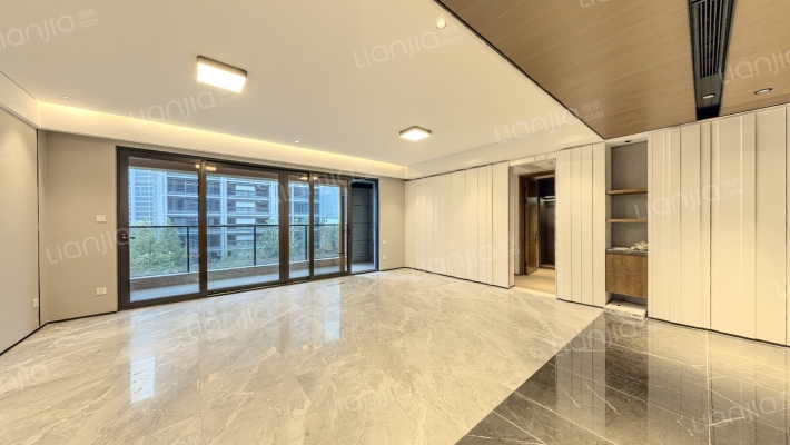 绿城桂冠东方四区二手房实景图