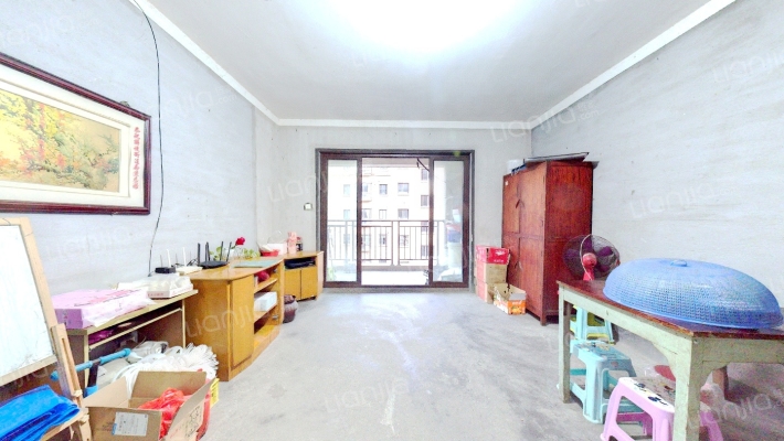 依云小区二手房实景图