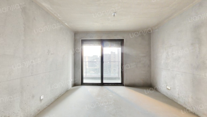 东和和美嘉苑二手房实景图