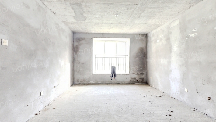 蓝天美林湾，满北通透三居，电梯洋房，一梯两户，急售-客厅