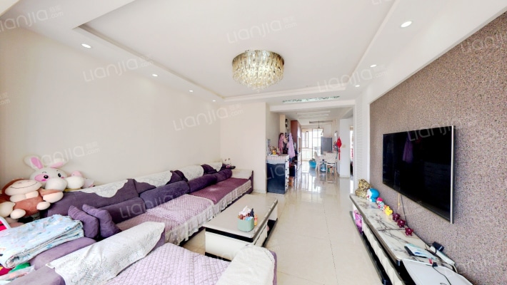 香槟蓝郡二手房实景图