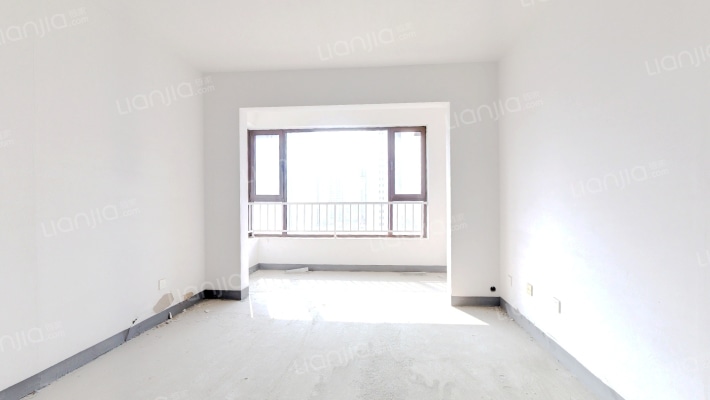 高铁正规一居，视野开阔，采光好，满二-客厅