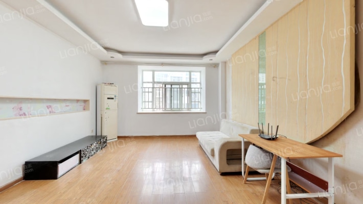 山水华庭二手房实景图