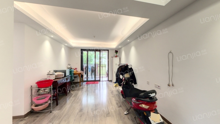 卓越蔚蓝星宸苑二手房实景图