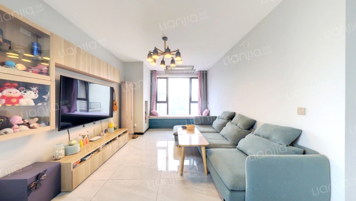 满二 楼中 层带装修，拎包入住！-客厅