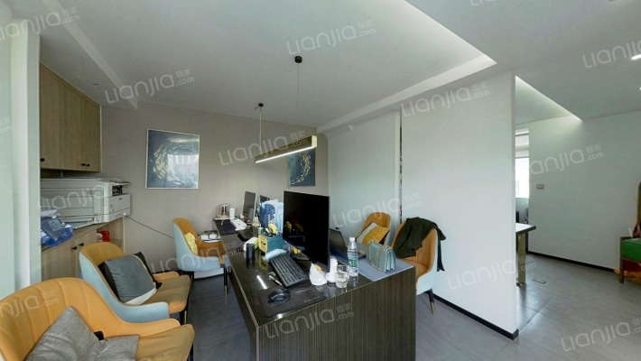 万华中心二手房实景图