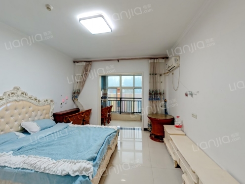 整租·融辉城三期公寓楼 1室0厅 南