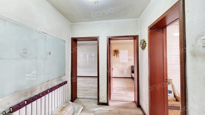 饮食服务公司宿舍二手房实景图