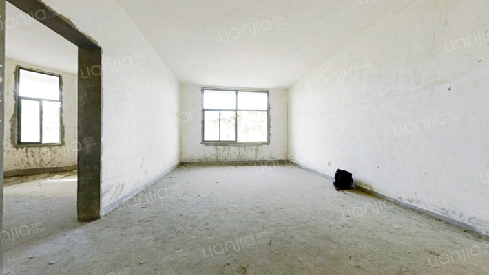 霖雨山庄二手房实景图