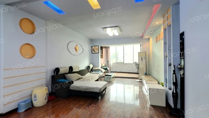 水岸新天小区二手房实景图