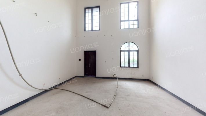 融创凡尔赛花园二手房实景图