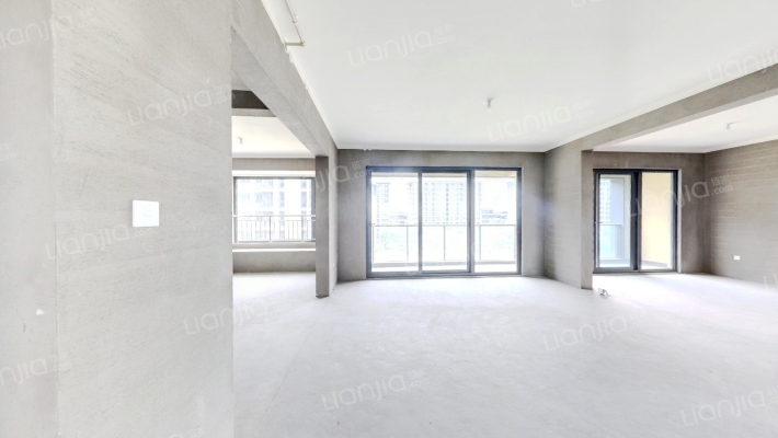 城投绿城水月云庐二手房实景图