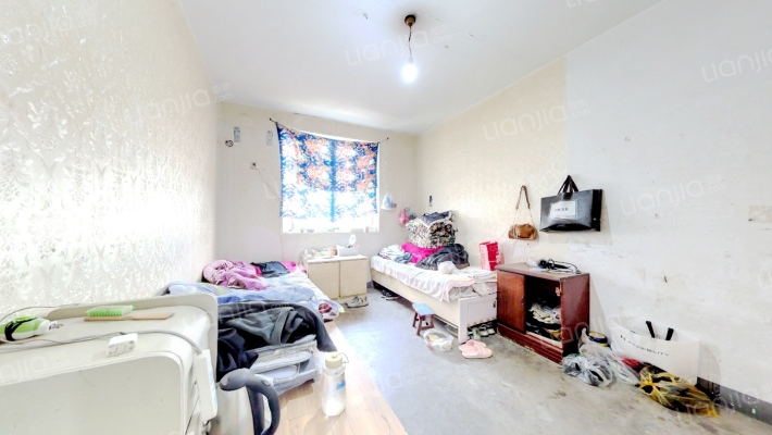 弓背街24号院二手房实景图