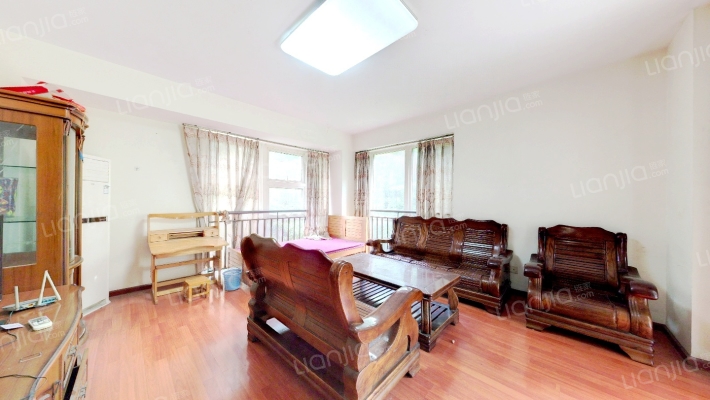 万科魅力之城一期二手房实景图