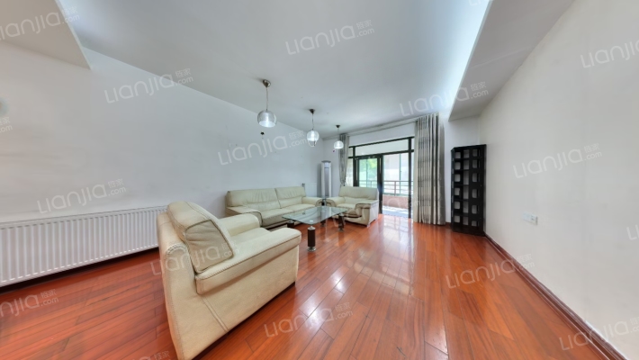 外滩棕榈泉二手房实景图