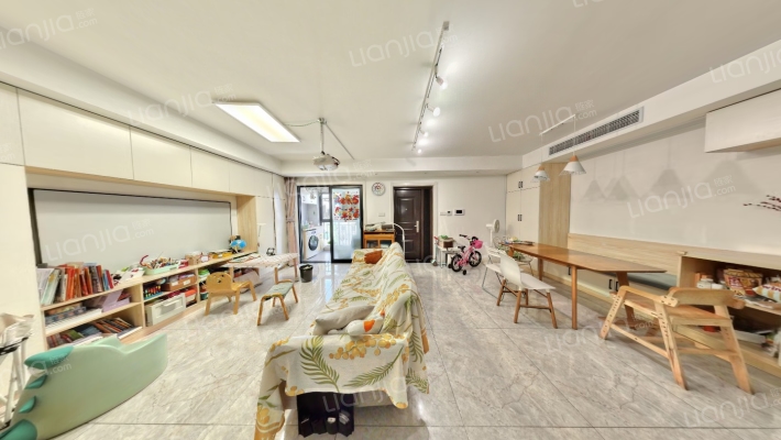 中建溪岸观邸南区二手房实景图