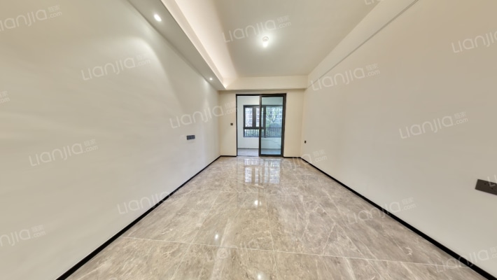 保利和悦云锦二期二手房实景图