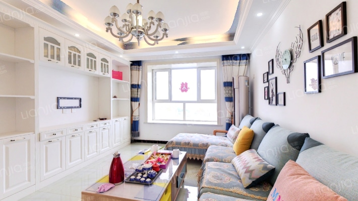 翔天万和城 精装大三居 带车位带地下室-客厅