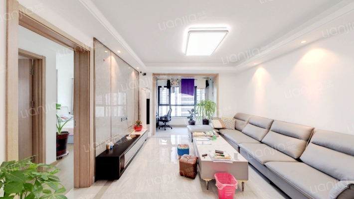 美的悦江府二手房实景图