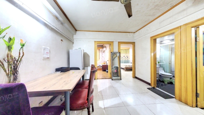 沪士小区二手房实景图