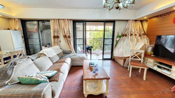 万科金域华庭二期二手房实景图