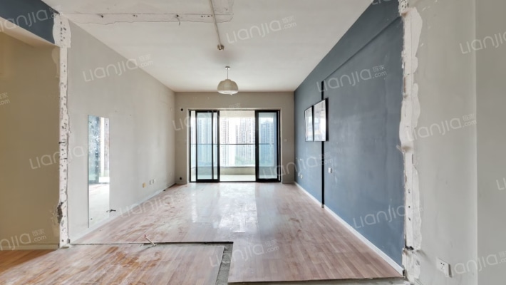 中德英伦联邦C区二手房实景图