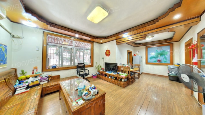 秀灵路77号大院二手房实景图