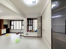 开发区平地三阳开泰户型精装修拎包入住