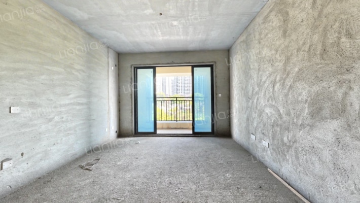 半岛八期二手房实景图