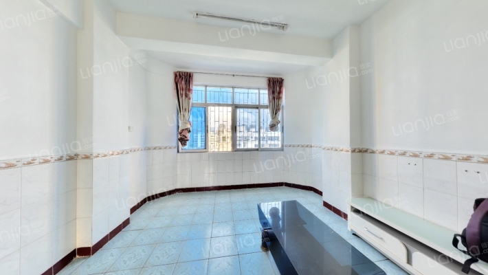 建材大楼二手房实景图