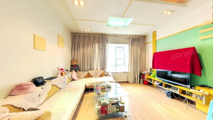 蓝色经典现代洋房二手房实景图