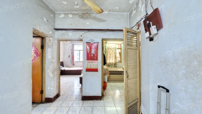 汽运东村二手房实景图