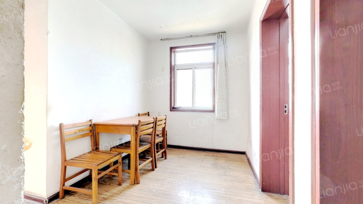 合群小区二手房实景图