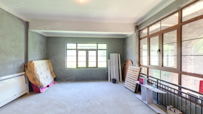 名流高尔夫庄园二手房实景图