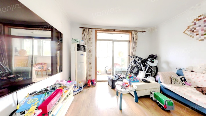 东航银燕小区二手房实景图