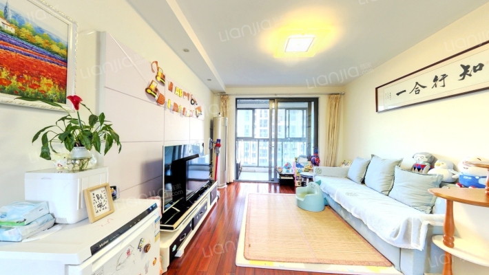 绿地崴廉公寓二手房实景图