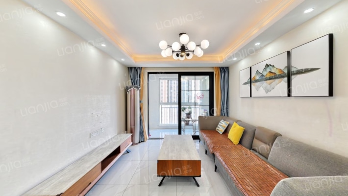 绿地香颂二手房实景图