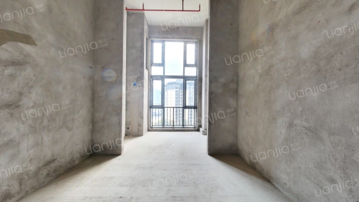 融创云湖十里G区二手房实景图