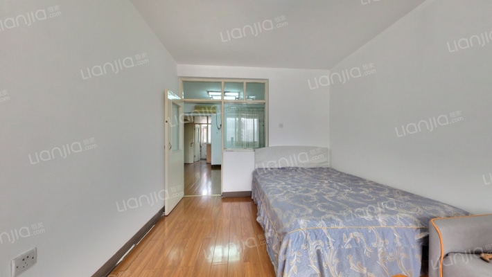 龙福里公交楼二手房实景图