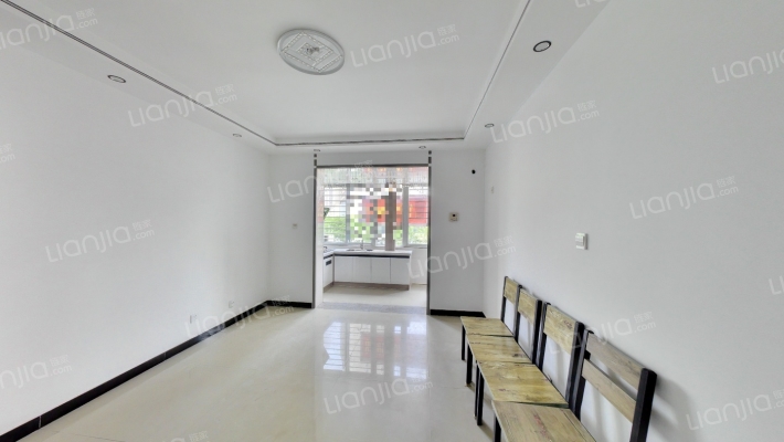 荣域铂庭二手房实景图