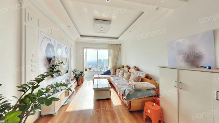 河畔鑫莲二手房实景图