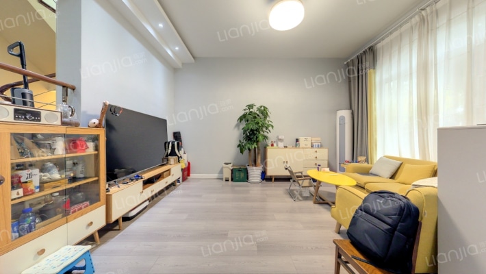 云间水庄二手房实景图