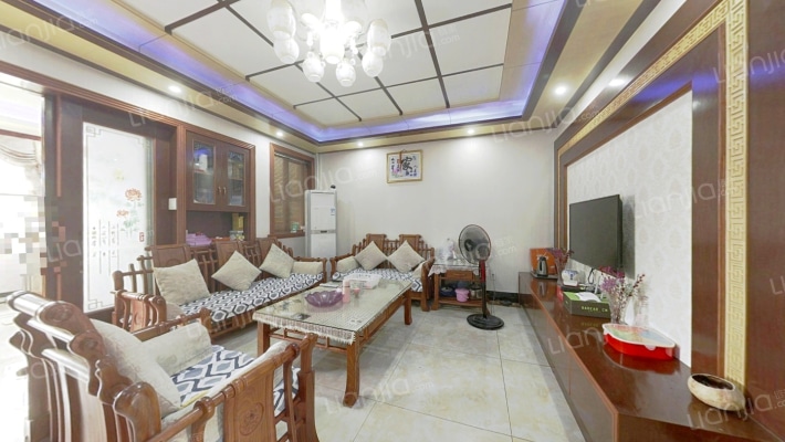 杨江一品臻园二手房实景图