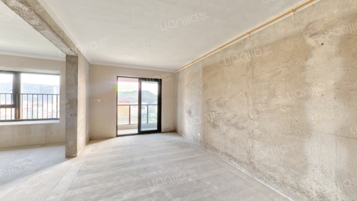 新隆风华鸣翠二手房实景图